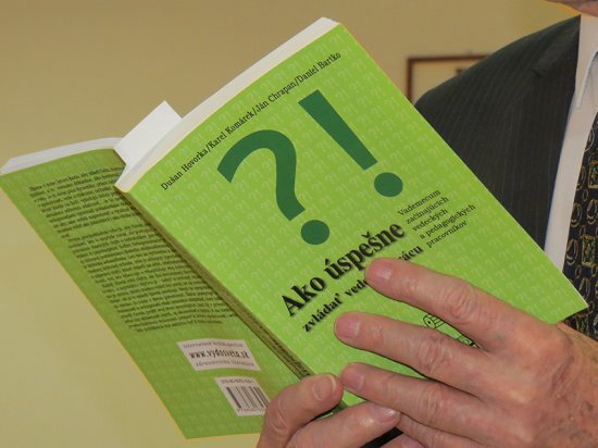 Krst publikácie Ako úspešne zvládať vedeckú prácu